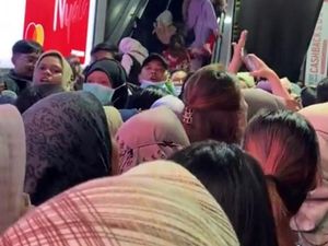 Penumpang Membeludak di Stasiun Sudirman Viral, Ini Kata KCI Penumpang Membeludak di Stasiun Sudirman Viral, Ini Kata KCI