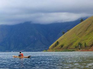 Cerita Rakyat Tentang Terbentuknya Pulau Samosir dan Danau Toba Cerita Rakyat Tentang Terbentuknya Pulau Samosir dan Danau Toba