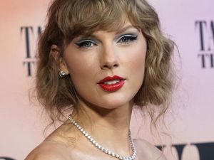 Lirik Lagu All Too Well 10 Minutes Version Taylor Swift dan Terjemahannya