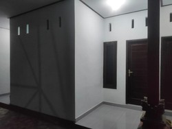 Terlihat Perempuan Berhelm-Berjaket, Sebelum Pria Ditemukan Tewas di Hotel