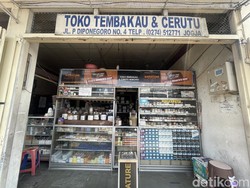 Toko Tembakau Legendaris di Jogja, Nggak Nyangka Umurnya Sudah 104 Tahun!