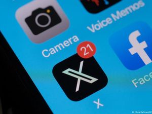 Main Medsos X Tak Lagi Gratis, Ada Biaya Rp 15 ribu/Tahun Main Medsos X Tak Lagi Gratis, Ada Biaya Rp 15 ribu/Tahun