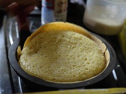 Pemilik Usaha Martabak Legendaris Ungkap Rahasia Wajan Khusus Andalannya