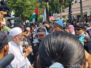Abu Bakar Baasyir Ikut Aksi Bela Palestina di Solo, Ini Orasinya