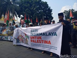 Ribuan Warga Tasikmalaya Galang Dana dan Long March untuk Palestina