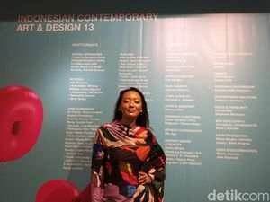 Asmara Abigail Pajang Karya Lampu Ungu, Apa Maknanya? Asmara Abigail Pajang Karya Lampu Ungu, Apa Maknanya?