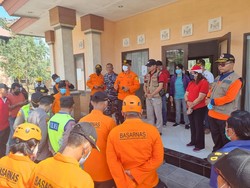 TPA Suwung Masih Terbakar Hebat, Basarnas Bali Kirim 7 Personel