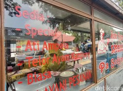 Mencicipi Bubur Ayam Pak Sofyan yang Legendaris di Garut