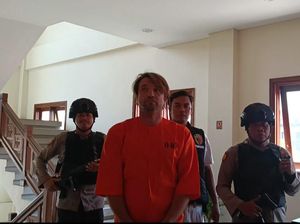 Tampang Bule Rusia Pemukul Warga Bali Buntut Istri Dikejar Anjing Tampang Bule Rusia Pemukul Warga Bali Buntut Istri Dikejar Anjing
