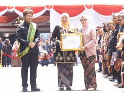 Dukung Ketahanan Pangan, Bupati Blitar Raih Penghargaan dari Gubernur Jatim
