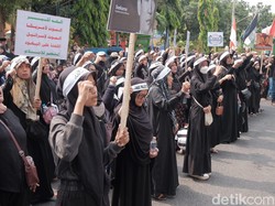 Massa Komail Gelar Aksi Dukung Palestina di DPRD Kota Probolinggo