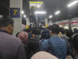Eskalator Stasiun Bekasi Mati, Perbaikan Tunggu Anggaran dan Barang Impor