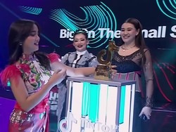 Momen Fuji Bertemu dengan Aaliyah Massaid-Reza Artamevia