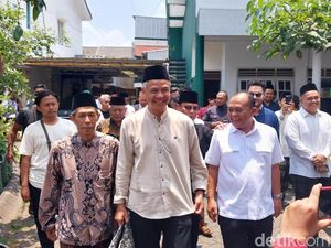 Ganjar Silaturahmi ke Keluarga Hasyim Muzadi di Malang
