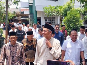 Ganjar Enggan Komentar Soal Gibran yang Didorong Jadi Cawapres Prabowo