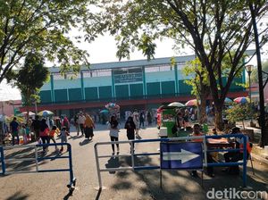 Omzet Terjun Bebas, PKL Bojonegoro Minta CFD Dikembalikan ke Alun-alun