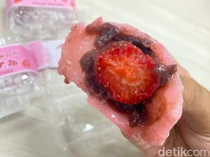 Ibu Ini Dapat Mochi Gratis Dari Pria Misterius, Ternyata yang Punya Supermarket! Ibu Ini Dapat Mochi Gratis Dari Pria Misterius, Ternyata yang Punya Supermarket!