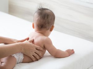 Bayi Rajin Dipijat Bisa Lebih Cepat Jalan? Begini Penjelasan IDAI Bayi Rajin Dipijat Bisa Lebih Cepat Jalan? Begini Penjelasan IDAI