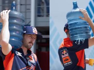 Momen Kocak Jack Miller Jadi Mamang Galon di Sirkuit Mandalika Momen Kocak Jack Miller Jadi Mamang Galon di Sirkuit Mandalika