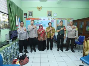Kapolsek Mampang Datangi SMA, Edukasi Siswa soal Kenakalan Remaja