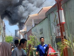 Kebakaran di Jalan Serigala Makassar, Damkar Dikerahkan ke Lokasi