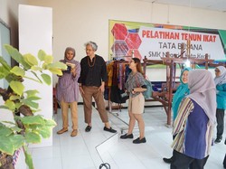 Bunda Fey & Didiet Maulana Beri Motivasi-Tips ke Siswa SMKN 3 Kediri