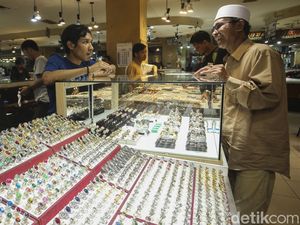 Kilau Pusat Batu Akik Rawa Bening yang Kian Meredup Kilau Pusat Batu Akik Rawa Bening yang Kian Meredup