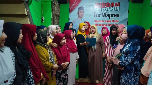 Komunitas Mak Hebring Deklarasikan Dukung Gibran Jadi Cawapres
