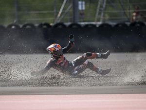 Jack Miller Jatuh di Latihan Bebas 2 MotoGP Mandalika Jack Miller Jatuh di Latihan Bebas 2 MotoGP Mandalika