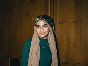 Maira Beberkan Alasan Hobi Cover Lagu Pakai Sisir