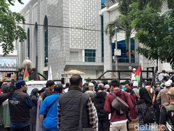 Ada Aksi Solidaritas Palestina, Lalin di Sekitar DPRD Sumut Ditutup