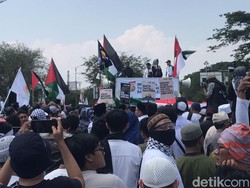 Massa Penuhi Titik Nol Jogja Siang Ini, Suarakan Dukungan untuk Palestina