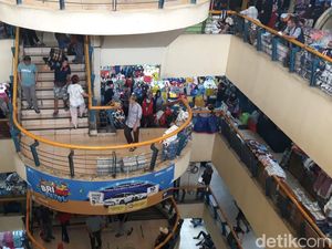 Mengecek Pasar Cipulir di Kebayoran, Nasibnya Seperti Tanah Abang? Mengecek Pasar Cipulir di Kebayoran, Nasibnya Seperti Tanah Abang?