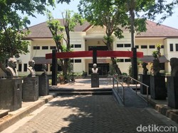 Ada Banyak Patung di Taman Fakultas Seni Rupa ISI Jogja, Begini Kisahnya