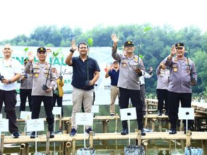 Rayakan HUT Ke-72, Humas Polri Tanam 250 Ribu Mangrove di Seluruh Indonesia