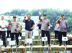 Rayakan HUT Ke-72, Humas Polri Tanam 250 Ribu Mangrove di Seluruh Indonesia
