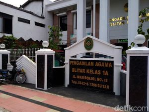 Suami di Blitar Diceraikan Istri gegara Gadaikan BPKB Mobil Suami di Blitar Diceraikan Istri gegara Gadaikan BPKB Mobil