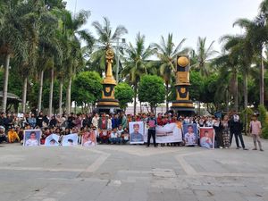 Ratusan Pemuda Jember Gelar Aksi Dukung Gibran Jadi Cawapres 2024