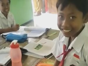 Guru Ungkap Alasan Siswa SD Bojonegoro Bawa Bekal Ulat Turi ke Sekolah Guru Ungkap Alasan Siswa SD Bojonegoro Bawa Bekal Ulat Turi ke Sekolah