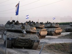 Agar Tak Rontok Diroket Hamas, Tank Canggih Israel Dimodifikasi Pakai Atap Baja