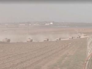 Tank-tank Israel Mulai Bergerak untuk Invasi Darat ke Gaza Tank-tank Israel Mulai Bergerak untuk Invasi Darat ke Gaza