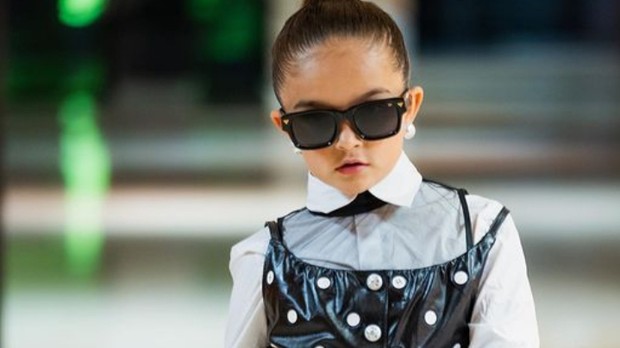 Mengenal Taylen Biggs, Influencer Berusia 10 Tahun yang Menggemparkan Paris Fashion Week