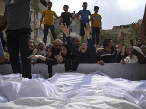 Kamar Mayat Penuh, RS di Gaza Pakai Truk Eskrim Tampung Jenazah Kamar Mayat Penuh, RS di Gaza Pakai Truk Eskrim Tampung Jenazah