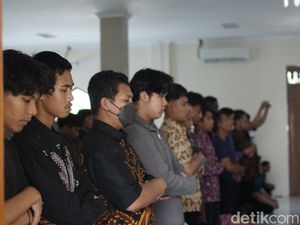 Doa Shalat Isyraq Lengkap beserta Tata Cara dan Keutamaannya Doa Shalat Isyraq Lengkap beserta Tata Cara dan Keutamaannya