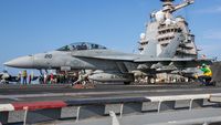 Penampakan USS Gerald R Ford Unjuk Kekuatan Bantu Israel
