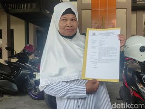 Wiwik Kembali Laporkan Masriah ke Satpol PP, Kali Ini soal Sampah Wiwik Kembali Laporkan Masriah ke Satpol PP, Kali Ini soal Sampah