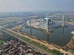 Balita Tewas Tenggelam di Kolam Air Mancur Masjid Al Jabbar Bandung Balita Tewas Tenggelam di Kolam Air Mancur Masjid Al Jabbar Bandung