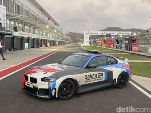 Pengalaman Langka Duduk dan Nyetir Safety Car MotoGP Pengalaman Langka Duduk dan Nyetir Safety Car MotoGP