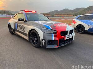 Safety Car MotoGP Antre di SPBU, Ternyata Isi Bensin Ini Safety Car MotoGP Antre di SPBU, Ternyata Isi Bensin Ini