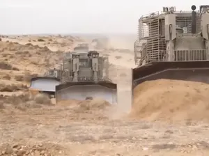 Israel Kerahkan Buldoser Raksasa Sulit Dihancurkan untuk Invasi Gaza Israel Kerahkan Buldoser Raksasa Sulit Dihancurkan untuk Invasi Gaza